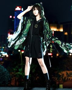 Cyberpunk Cat Ouji Fashion Outfit: The full set includes a black t-shirt, black shorts, and a green cat ears cloak. Now available for preorder: https://www.devilinspired.com/ouji-fashion
#oujifashion #oujilolita #cyberpunk Green Cyberpunk, Futuristic Warrior, Beige Bow Tie, Black Techwear, Techwear Aesthetic, Cyberpunk Techwear, Avant Garde Aesthetic, Fashion Shorts