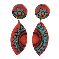 Inspired by Aztec motifs, Ritu Thapar proudly designs this pair of Indian dangle earrings, elaborated with floral and sun motifs in colors of red, orange, and turquoise blue. Local artisans craft the earrings by hand of ceramic, gracing the ears on sterling silver posts. Boho Jewelry Diy, Colorful Ceramics, Ceramic Earring, Color Tag, Diy Decor Crafts, Acrylic Jewellery, Sit Up, Artisan Craft, Jewelry Packaging