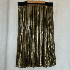 Nwt Msrp $89.95 Size 18/20 Elastic Waist Fully Lined 100% Polyester Waist 19” Unstretched Length 33” Fitted Gold Pleated Skirt, Gold Pleated Fitted Skirt, Gold Fitted Pleated Skirt, Fitted Metallic Skirt For Fall, Spring Gold Pleated Skirt, Gold Pleated Skirt For Spring, Gold Skirt For Night Out In Fall, Gold Skirt For Fall Night Out, Metallic Pleated Skirt Bottoms For Spring