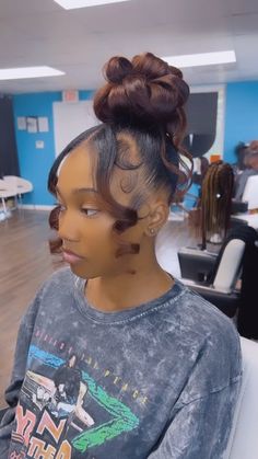 Pretty Girl Pinup . We Did Not Add Any Hair 🤍 New Styles Has Been Added To The Site 💕💕 🌹Nikki Qualls 🌹901-907-6211 🌹 #TheSlayRoom🌹… | Instagram Bridesmaids Hair, Hairstyle Tutorials, Girls Natural Hairstyles, Hair Affair, Hair Ponytail Styles, Sleek Ponytail