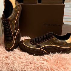 Louis Vuitton Classic Lv Brown Monogram Low Top Sneakers Luxury Calf Leather Slip-on Sneakers, Designer Brown Slip-on Sneakers, Louis Vuitton Tattoo, Yellow Trainers, Real Louis Vuitton, Louis Vuitton Trainers, Lv Men, Louis Vuitton Women, Mid Top Sneakers