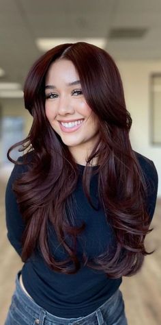 25+ Stunning Deep Cherry Red Hair Ideas for a Bold and Captivating Look Pelo Color Vino, Hair Burgundy, Wine Hair Color, Mom Hair, Red Balayage, Plum Hair, Red Hair Inspo, Wine Hair, Cherry Hair