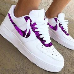 Be bold and stand out with our Purple Rose Swoosh Custom Nike Air Force 1! Featuring a vibrant purple rose design on the swoosh, these shoes will make a statement and inspire you to take risks. With comfortable Nike Air technology, you can conquer any adventure in style. Exactly as shown in the pictures. 📷 Brand New & Authentic. 💯 Hand Painted with attention to detail. 👨‍🎨 Waterproof and Flexible. ❤️ Unisex model. Please refer to the Size Chart. 👟👫 Free Worldwide Shipping. ✈️🌍 Custom Nike Air Force 1, Custom Nike Air Force, Custom Air Force 1, Custom Nike, Sneaker Games, Purple Rose, Custom Nikes, Custom Sneakers, Purple Roses