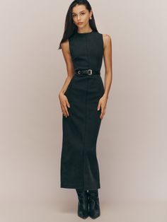 In case of getting dressed. The Kendi is a sleeveless midi dress with a high neckline. Estilo Ivy League, Denim Midi Dress, Corporate Outfits, 여자 패션, Professional Outfits, Midi Dress Sleeveless, Mode Inspiration, Style Outfits, Work Fashion