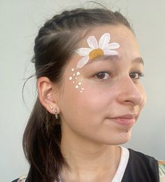 Easy Princess Face Paint, Butterfly Costume Face Makeup, Easy Carnival Face Painting Ideas, Face Painting Ideas For Beginners, Face Paints Easy, Face Paint Flowers Easy, Snail Face Paint, Basic Halloween Face Paint, Super Simple Face Paint