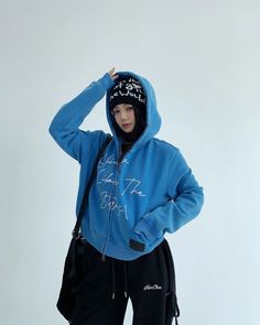 A simple yet eye-catching zip hoodie.

The cropped length reduces the weight of your outfit, so it's useful when you want to balance out your
outfit.

The monochrome color scheme makes it easy to match with any bottoms, making it a great option for mixing and matching.
◾️Model
Height/Weight：158cm(62.2in)/40kg(88.1lb)
Fitting Size：L
◾️Material
cotton



Size (cm)
Length
Chest
Shoulder
Sleeve Length


M
51
108
47
61


L
53
112
48
62


XL
55
116
49
63


2XL
57
120
50
64 Blue Zipper Sweatshirt For Streetwear, Trendy Blue Hooded Jacket For Streetwear, Blue Hooded Jacket With Zipper For Streetwear, Blue Hooded Jacket For Streetwear, Trendy Hooded Hoodie With Zipper Closure, Trendy Zipper Hoodie For Streetwear, Hood Jacket, Monochrome Color, Strike A Pose