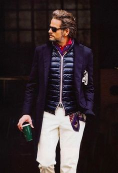 #mensfashion #smartcasual #streetstyle Stylish People, Men Mode, Magazine Japan, Preppy Mens Fashion, Preppy Men, Dapper Gentleman, Current Trends, Mens Fashion Classy, Sharp Dressed Man