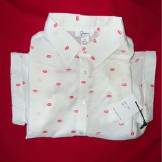 Kisses Womens Size S White Shirt With Kisses Love Love Holiday Romantic Women's Blouse Brand New. Kiss Day, Romantic Woman, White Tshirt, White Shirt, Kiss, Blouses For Women, Red And White, Top Blouse, Womens Sizes