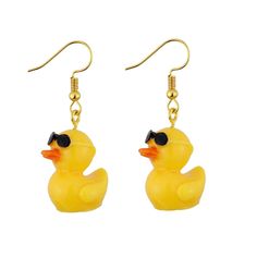 PRICES MAY VARY. Adorable Earrings: These yellow duck dangle Earrings bring a funny atmosphere and show a distinctive temperament. Also it is perfect for matching any seasonal outfits. Unique Designs: These duck earrings are simulation crafts, refer to the real yellow duck. Unique and personalized, can match your different outfits, make you look more charming in the crowds. Material and Size: Duck Earrings are made of alloy and resin,which is not easy to fade. These Duck Earrings are hypoallerge Cartoon Sunglasses, Duck Earrings, Funny Jewelry, Funny Earrings, Outfits Unique, Person Cartoon, Acrylic Gems, Yellow Duck