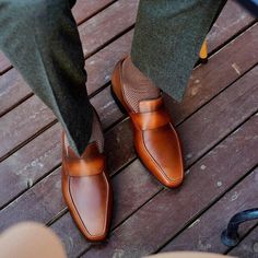 Handmade Brown Calf Patina Leather Loafer Moccasin Dress Shoes on Storenvy Quality Leather Boots, Custom Design Shoes, Loafers Shoes, Formal Shoes, Shoe Porn, Handmade Shoes, Light Photography, Leather Loafers, Loafer Shoes