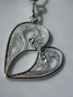 Filigrana Jewelry, Filigree Heart, Jewelry Advice, Filigree Necklaces, Sterling Silver Heart Pendant, Jewelry Heart, Pendant Heart, Filigree Jewelry, Vintage Flare