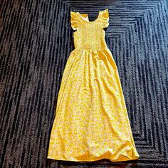 Never Worn Sundress Size Small. Cheap Fitted Solid Color Sundress, Cheap Yellow Sleeveless Sundress, Cheap Yellow Sundress Sleeveless, Cheap Yellow Spaghetti Strap Maxi Dress, Cheap Flowy Yellow Sundress, Cheap Solid Color Maxi Dress With Spaghetti Straps, Mode Dress, Dress Codes, Sundress