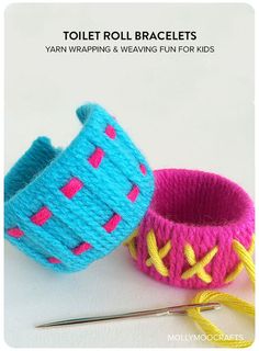 there are many different knitted items on this page, including yarns and crochet