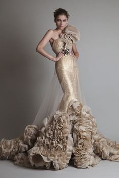 Krikor Jabotian champagne evening gown. Krikor Jabotian, Couture 2014, Modest Evening Dress, Evening Dress Long, Elie Saab Couture, Gold Gown, Fashion Gowns, Prom Dresses Modest, Dress Inspiration