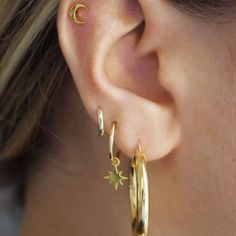 Crafted in 14k Gold Vermeil these chunky hoop earrings are every day luxury staples. They look incredibly expensive and will instantly add a hint of glamour to any outfit. Curated Ear, Semi Precious Stone Bracelet, Elizabeth Jewelry, Piercing Inspo, Vintage Inspired Earrings, Lightning Bolt Earrings, Big Jewelry, Chunky Hoop Earrings, Flat Back Earrings