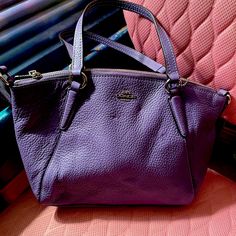 Nwot Coach Bag Purple Pebbled Leather, Absolutely Beautiful! Coach Pebbled Leather Satchel With Detachable Strap, Shopping Pebbled Leather Textured Satchel, Coach Pebbled Leather Bag With Adjustable Strap, Pebbled Leather Satchel With Removable Pouch For Shopping, Coach Textured Leather Tote Shoulder Bag, Pebbled Leather Crossbody Shopping Bag, Leather Shoulder Bag With Pebbled Texture And Top Handle, Coach Textured Leather Shoulder Bag For Daily Use, Coach Shoulder Bag With Textured Leather For Daily Use