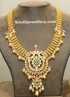 Gold Necklace with Kundan Pendnat photo Antique Jewellery Designs, Antique Gold Jewelry, Gold Designs, Gold Jewelry Simple