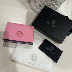 The Details Versace Medusa-Plaque Wallet The Story Goes That If You Gaze Into Medusa's Eyes, You Will Turn To Stone. You'll Struggle To Look Away From This Medusa-Plaque Wallet From Versace. Eyes On The Prize. Made In Italy Composition Outer: Leather 100% Versace Pink, Turn To Stone, Envelope Wallet, Eyes On The Prize, Versace Bags, Versace Wallet, Gold Monogram, Wallet Pouch, Leather Bifold Wallet