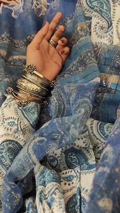 Girl Traditional Aesthetic, Desi Core Aesthetic, Ethnic Aesthetic, Desi Vibes, Desi Aesthetics, Desi Love, Casual Indian Fashion, Desi Fashion Casual, Desi Aesthetic