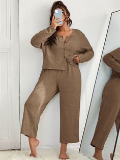 Pjs Outfits Plus Size, Affordable Brown Sweater For Loungewear, Brown Loungewear Bottoms With Pockets, Casual Brown Loungewear Sets, Relaxed Brown Loungewear Bottoms, Brown Stretch Loungewear Sets