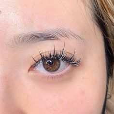 Anime AKA Manga Lashes: How to Get the Viral Look Anime Manga Lashes Extensions, Manga Style Lash Extensions, Anime Lash Extensions Styles, Eyelash Extensions Manga, Anime Style Eyelash Extensions, Get The Look