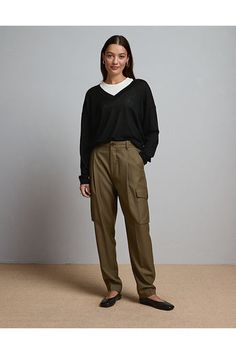 Cut from a premium drapey tropical wool-blend suiting fabric/Patch cargo pockets with back flaps/Waistband curtain Luxury Beige Tapered Leg Cargo Pants, Cargo Pants Outfit Women, White Jeans Men, Athletic Fit Jeans, Cargo Pants Outfit, Suiting Fabric, Graphic Tee Dress, Jean Trends, Curvy Jeans