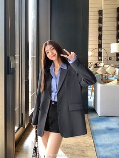 Working Outfit Korean, Blazer Outfits Korean, Asian Business Casual, Academic Aesthetic Outfit, Classy Korean Outfits, Work Outfits Blazer, Korean Office Look, Korean Blazer Outfit, Korean Work Outfit