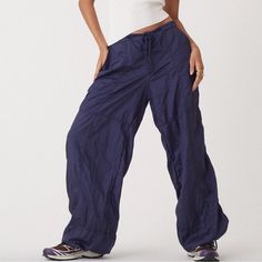 Motel Rocks X Olivia Neill Phil Low Rise Y2k Parachute Trouser Pants In Navy Size Medium New With Tags Retail $78 Pockets Waist 16.5" Rise 11.5" Inseam 30" E5 Low Rise Y2k, Things I Wanna Buy, Earthy Outfits, Motel Rocks, Casual Trousers, Spending Money, Trouser Pants, Fashion Pieces, Blue Hues