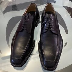 Ermenegildo Zegna Black Lace Up Dress Shoes. Good Condition. Made In Italy. Leather Sole. Us 10.5. Black Square Toe Oxfords For Business, Evening Plain Toe Oxfords, Elegant Black Square Toe Oxfords, Business Dress Shoes With Leather Sole And Square Toe, Designer Business Dress Shoes With Almond Toe, Luxury Square Toe Leather Shoes For Business, Luxury Leather Shoes With Square Toe For Formal Occasions, Formal Square Toe Leather Dress Shoes, Formal Leather Dress Shoes With Square Toe