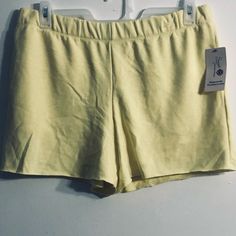 Secret Treasures Women’s Pull On, Elastic Waistband, Relaxed, Sleep, Go Out, Two Side Pockets And One Back Side Designed Pocket Shorts. Color Yellow. Materials 57 Polyester, 25% Cotton, 18% Rayon. Color Yellow. Size. Large(12-14) Basic Spring Shorts, Trendy Elastic Shorts For Spring, Basic Stretch Shorts For Spring, Basic Summer Shorts With Elastic Waistband, Basic Elastic Waistband Shorts For Summer, Casual Elastic Shorts For Summer, Basic Stretch Shorts For Summer, Basic Elastic Bottoms For Summer, Basic Elastic Summer Bottoms