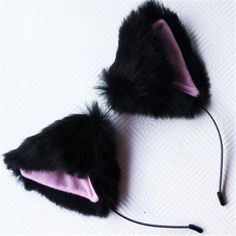 Costume wired cat ears on a thin, silver plated Alice headband. Awesome accessories for every occasion; halloween, costume parties, festivals, cosplay, burlesque outfits and kawaii fashion, that’s up to you! Made from quality faux fur and comes in different colors, so choose wisely ;) Burlesque Outfit, Alice Headband, Kawaii Unicorn, Cat Ears Headband, Band Hair, Christmas Headband, Ears Headband, Headband Pattern, Cat Pendants