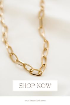 Discover the ultimate showstopper that can elevate any outfit – the Chunky Chain Necklace. Embrace your inner maximalist with this statement piece, perfect for both everyday wear and special occasions. Explore our handpicked selection of bold, eye-catching designs and find your perfect match! Everyday Wear Jewelry, Chunky Chain Necklace, Winter Jewelry, Layered Necklaces Silver, Chunky Chain Necklaces, Chunky Jewelry, Jewelry Lookbook, Gold Necklace Designs, Gold Necklaces