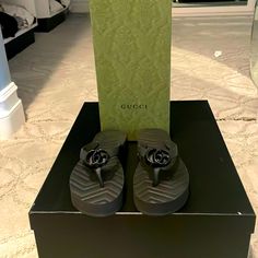 Brand New Gucci Flip Flops. Wedges Gucci Flip Flops Outfit, Flip Flops Outfit, Flops Outfit, Gucci Flip Flops, Designer Flip Flops, Black Flip Flops, Wedges Style, Gucci Black, Gucci Shoes