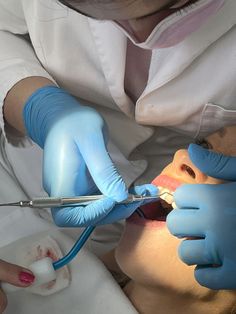 #dentalschool #doctor #dentalcare #work Dental Hygiene Aesthetic, Dental Hygienist Aesthetic, Dental Logo Dentists, Dentist Career, Dental Mouthguards, Teeth Doctor, Dental Impressions