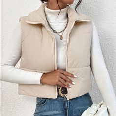 Never Worn! Size Medium. Cream Color Outerwear Women Winter, Sleeveless Puffer, Populaire Outfits, Ținută Casual, Elegantes Outfit, 가을 패션, Winter Coats, Inspired Outfits, Outfit Inspo Fall