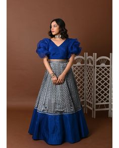 Long Skirt And Top, Function Dresses, Simple Lehenga, Lehenga Designs Simple, Crop Top Designs, Style Guru, Girls Frock Design, Indian Dresses Traditional