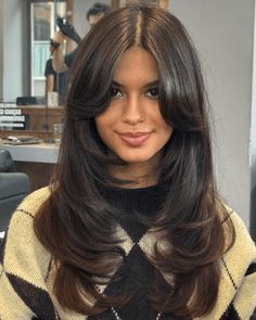 Hair Cuts For Girls, Haircut Ideas For Short Hair, Haircut Girl, Haircuts For Girls, Face Framing Hair, Rambut Brunette, Ladies Hair, Hair Set, Girl Haircut