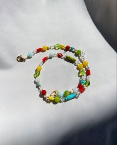 Beaded flower necklace Beaded Necklace Flower, Beaded Flower Necklace, Beads Inspiration, Colorful Necklace, Necklace Colorful, Daisy Necklace, Necklace Flower, Bead Ideas, Pearls Necklace