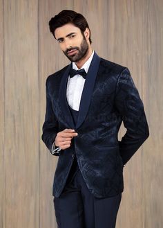 Marriage Suits For Men, Textiles Studio, Black Groomsmen Suits, Black Mens Fashion Suits, Marriage Suit, Black Prom Suits, Tux Prom, Marriage Suits, Wedding Suit Groom