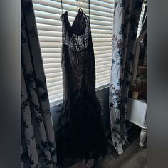 Good Condition With Tags On It Black Dress With Feathers, Dress With Feathers, Feathers, Size 16, Black Dress, Prom Dresses, Prom, Womens Dresses, Tags