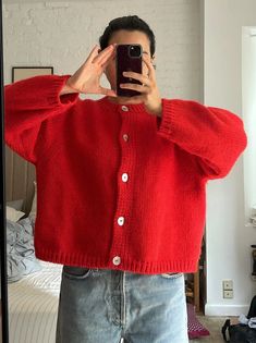 Ribbed Highneck - Wasabi Grandma Vibes, Chunky Sweater Cardigan, Casual Chique, Modern Color Palette, Paris Mode, Stil Inspiration, Ropa Diy, Red Cardigan, Chunky Knit Cardigan