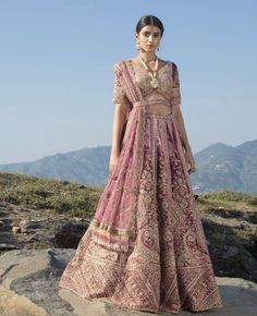 Frontier Raas, Designer Lehanga, Full Sleeves Blouse Designs, Velvet Lehenga, Desi Wedding Dresses, Wedding Lehenga Designs, India Style, Statement Belt