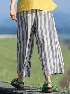 Description Looking for a pair of stylish and comfortable pants that you can wear to any casual occasion? These BK plus size casual striped pants are just the way to go. Made from a linen-blend fabric, these pants are designed to keep you cool and comfortable throughout the day. The elasticated waist and calf-length design make it perfect for pairing with your favorite flats or sandals. Features Item Code: 132001529870 Material: 100%Linen Waist: Elastic Pattern: Striped Highlights: Pockets, Folded Length: Calf length Style: Casual Season: Spring,Autumn,Summer The model height:168cm,weight:50kg,bust:82cm,waist:59cm,hips:88cmusually wear US Middle size PS: Due to manual measurement, there may be an error of 2-3cm, please know Care Washing : At 30 or 40 degrees, machine wash, lay flat to dry. Striped Highlights, Comfortable Pants, Casual Stripes, Loose Pants, Striped Pants, Plus Size Casual, Just The Way, Autumn Summer, Linen Blend