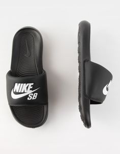 Comfortable Slip-resistant Sports Slides, Comfortable Slip-resistant Sport Sandals With Round Toe, Sporty Slip-resistant Slip-on Flip Flops, Breathable Synthetic Sport Sandals For Light Sports, Sporty Slip-on Slides For Sports, Functional Low-top Synthetic Slides, Comfortable Sport Sandals With Rubber Sole, Synthetic Slides For Summer Training, Sporty Slides With Cushioned Footbed For Outdoor