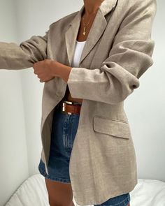 Hot Summer Outfits, Fall Blazer, Summer Capsule Wardrobe, Style Inspiration Summer, Mode Inspo, Oval Pendant, Linen Blazer, Spring Summer Outfits, Aesthetic Fashion