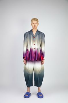 Vincent Li0905 Colour Gradient, Gradient Print, Pleated Jacket, The Dawn, Pretty Style, Fashion Event, Oversized Silhouette, Morning Glory, The Horizon