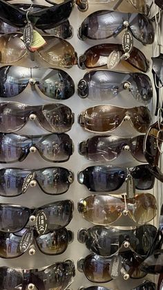 Face Poses, Star Sunglasses, Photos Of Men, Wrap Around Sunglasses, Park Ideas, Best Sunglasses, Y2k Sunglasses, Fashion Star