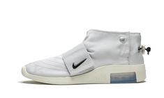 Nike Air Fear of God Moccasin "Particle Beige" - AT8086 200 - 2019 Nike Air Fear Of God, Jerry Lorenzo, Nike Casual, Baskets Nike, Sport Shoes Men, Mens Nike Shoes, Fear Of God, Outdoor Men, The Fear