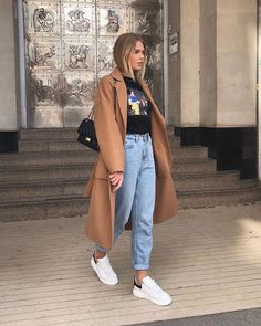 The Timeless Appeal of the Camel Coat Bekväma Outfits, Autumn Look, Mode Ootd, Modieuze Outfits, Coat Outfits, Mode Inspo