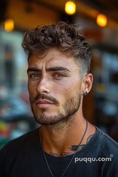 short-sides-long-top-haircuts-82 Short Sides Long Top, Mens Short Curly Hairstyles, Top Haircuts For Men, Stylish Mens Haircuts, Mens Haircuts Short Hair, Men Haircut Curly Hair, Textured Curly Hair, Wavy Hair Men, Men's Short Hair